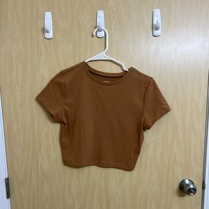 Never worn - tan target cropped tee